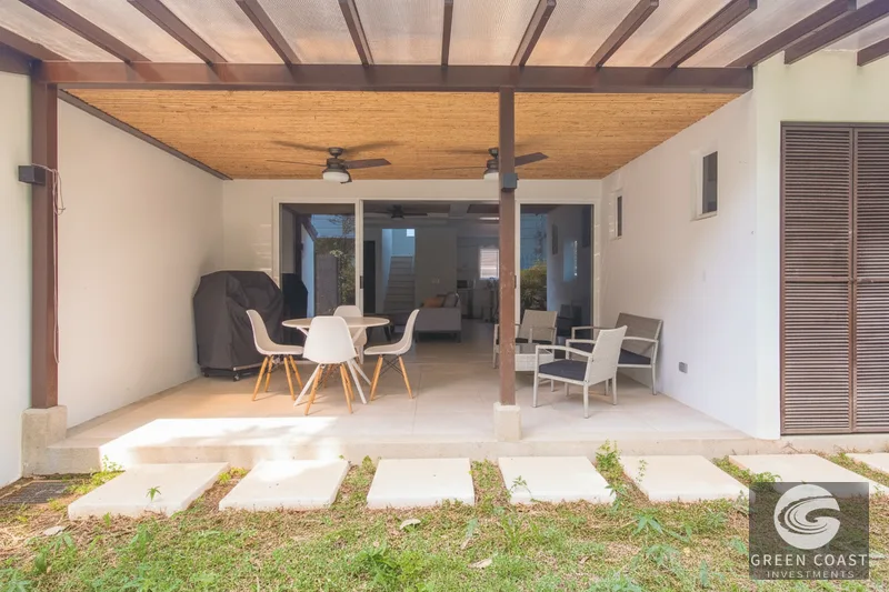 Modern 3-Bed Beachside Villa in Jaco | Resort Amenities & 24/7 Security — view 10, Jacó, Garabito, Costa Rica