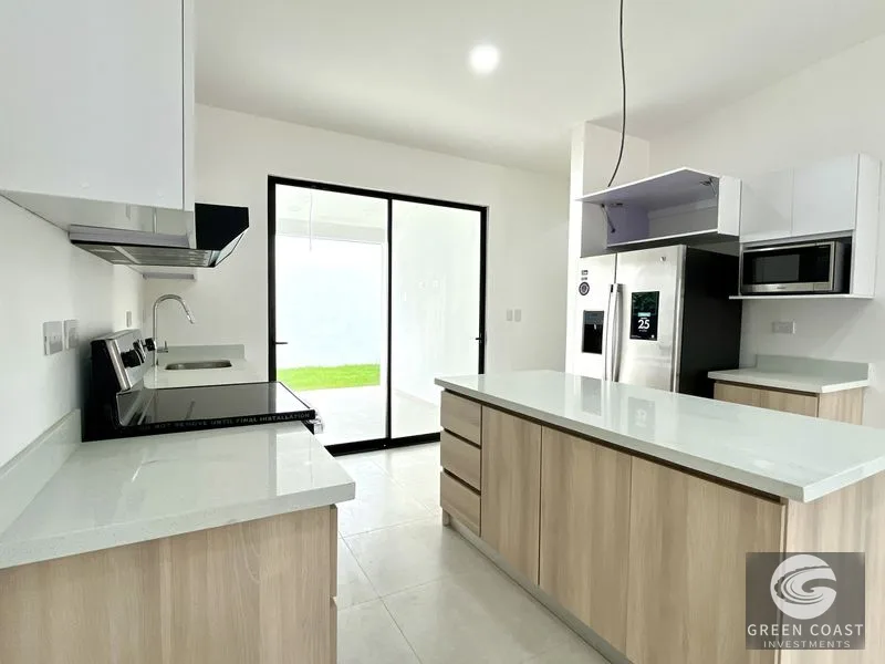 Modern 3BR Coastal Home in Gated Herradura Community with Pool — view 7, Playa Herradura, Garabito, Costa Rica
