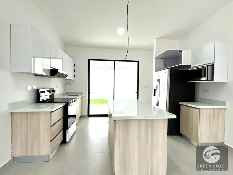 Modern 3BR Coastal Home in Gated Herradura Community with Pool — view 8, Playa Herradura, Garabito, Costa Rica