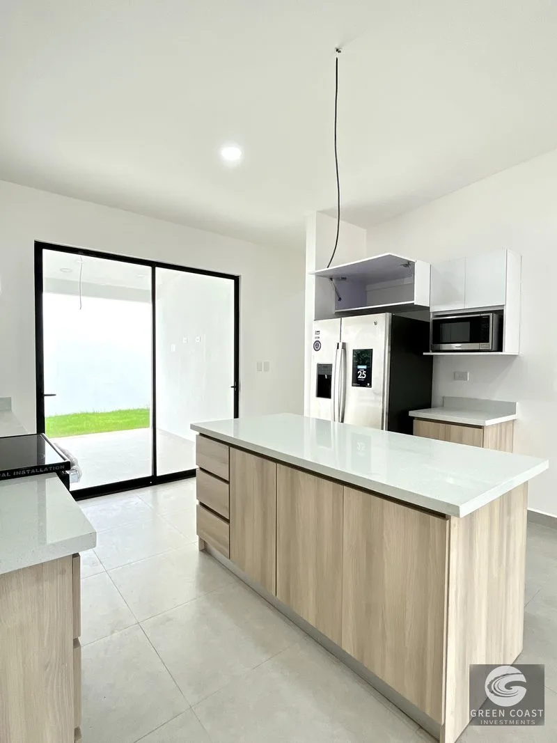 Modern 3BR Coastal Home in Gated Herradura Community with Pool — view 11, Playa Herradura, Garabito, Costa Rica