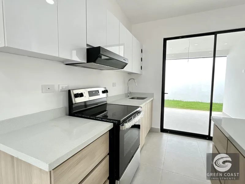 Modern 3BR Coastal Home in Gated Herradura Community with Pool — view 12, Playa Herradura, Garabito, Costa Rica