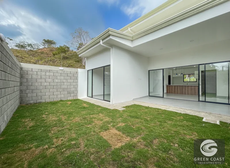 Modern 3-Bed Beachside Condo in Gated Herradura Community with Pool — view 10, Playa Herradura, Garabito, Costa Rica