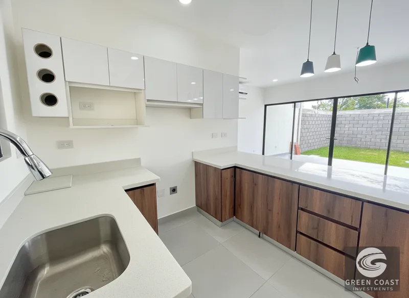 Modern 3-Bed Beachside Condo in Gated Herradura Community with Pool — view 12, Playa Herradura, Garabito, Costa Rica