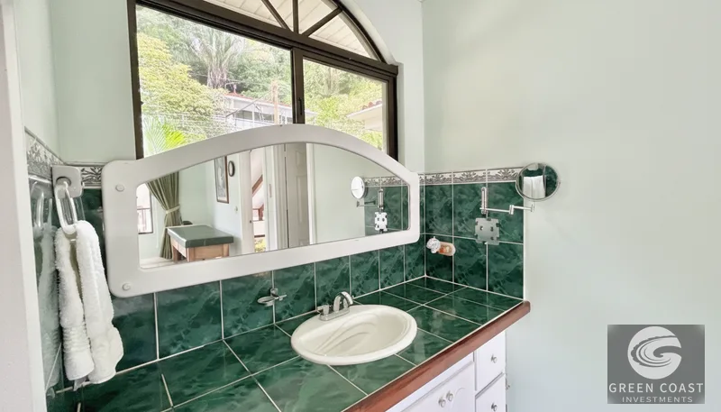 4BR Punta Leona Villa with Pool, Elevator & Double Garage near Playa Blanca — view 8, Jacó, Costa Rica