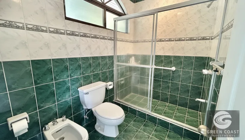4BR Punta Leona Villa with Pool, Elevator & Double Garage near Playa Blanca — view 9, Jacó, Costa Rica