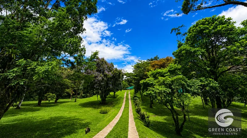 3-Bed Octagonal Lake Arenal Home on 4.5 Acres in Gated Community — view 2, Arenal, Tilarán, Costa Rica