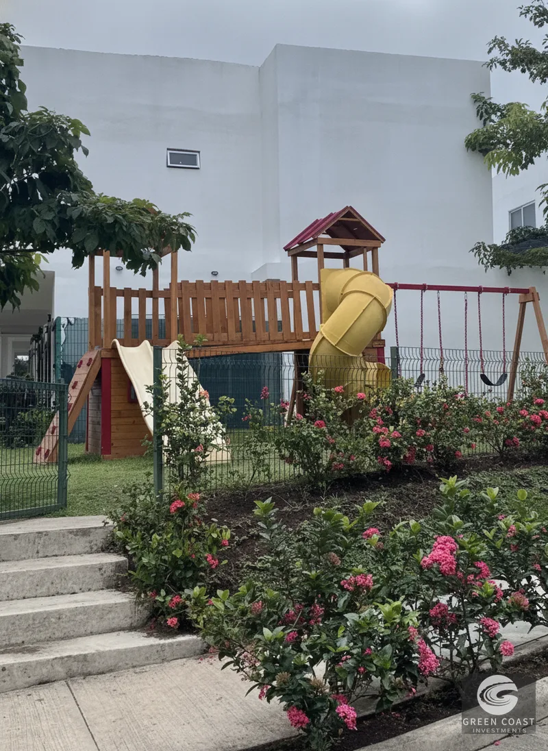 Modern 4-BR Family Home in Secure Brasil de Mora Gated Community with Pool — view 17, Brasil de Mora, Barrio Escalante, Costa Rica