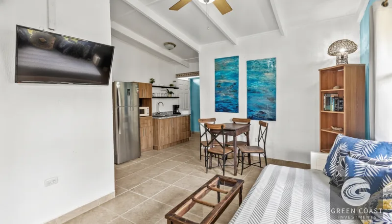 Renovated 2-BR Beachside Condo in Jaco – Walk to the Ocean & Pool — view 5, Jacó, Costa Rica