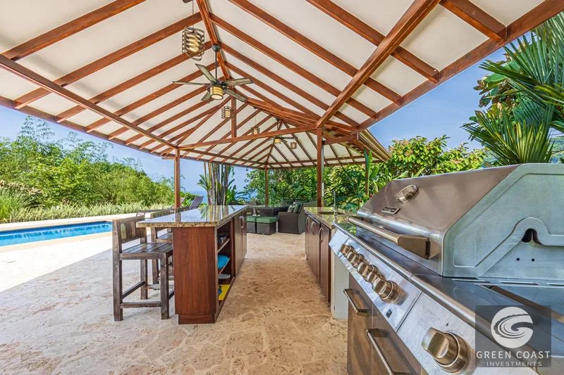2.07 ACRES – 3 Bedroom Elegant Home With Guest Suite & Sweeping Ocean Views, Secluded & Nestled within Lush Jungle Surroundings!!! — view 11, Uvita, Osa, Costa 