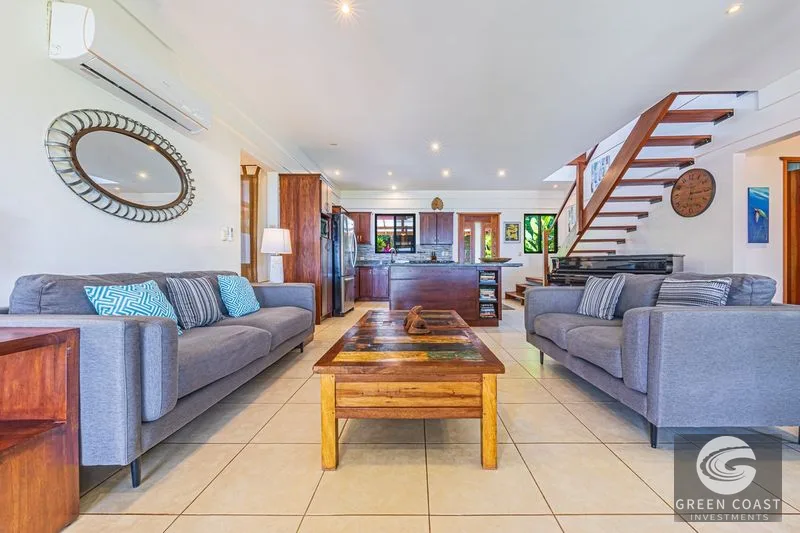 2.07 ACRES – 3 Bedroom Elegant Home With Guest Suite & Sweeping Ocean Views, Secluded & Nestled within Lush Jungle Surroundings!!! — view 22, Uvita, Osa, Costa 