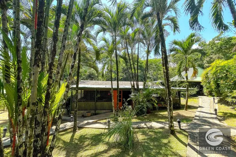 A MONEY MAKER! Location, home, guest cabins, with a SUCCE$$FUL exclusive distribution agency! — view 7, Ojochal, Ojochal, Costa Rica