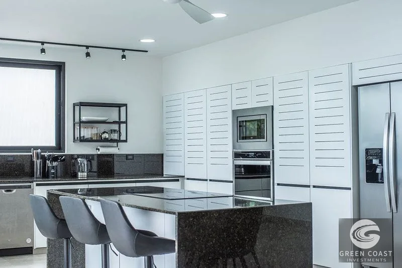 Stunning Brand-New Villa In Exclusive Altos De Leonamar Oceanfront Community — view 16, Jacó, Costa Rica