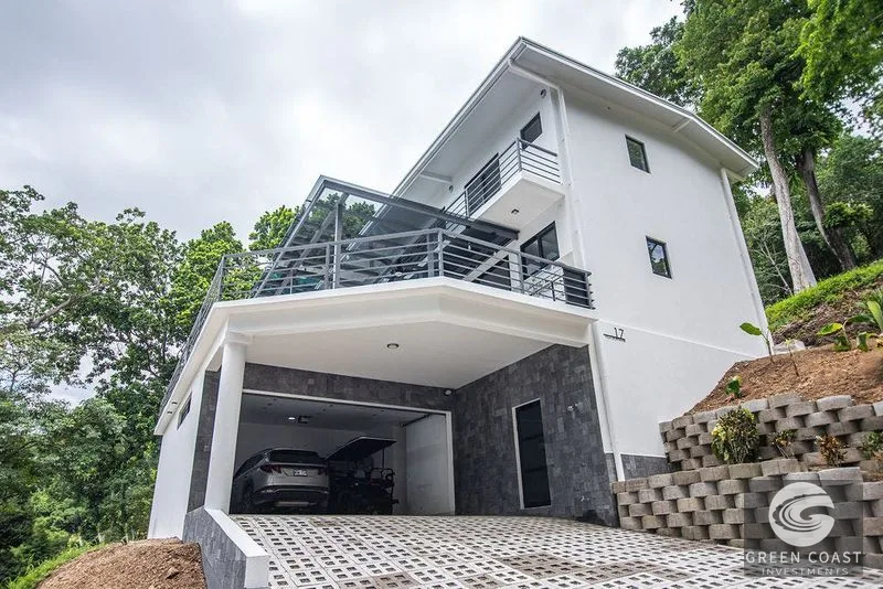 Stunning Brand-New Villa In Exclusive Altos De Leonamar Oceanfront Community — view 20, Jacó, Costa Rica