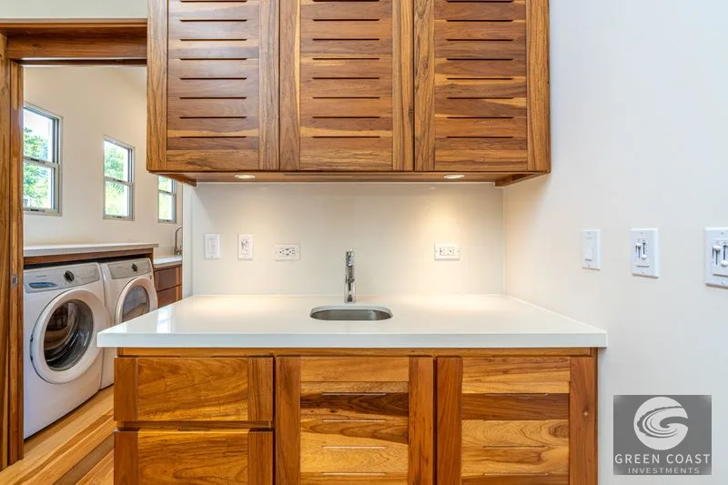 Modern Luxury Ocean-View Villa with Teak Floors in Ojochal — view 24, Ojochal, Costa Rica