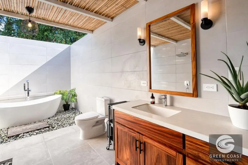 Luxury Modern Estate with Mountain Views, Guest Container Home & Expansion Pad in Ojochal — view 12, Ojochal, Costa Rica