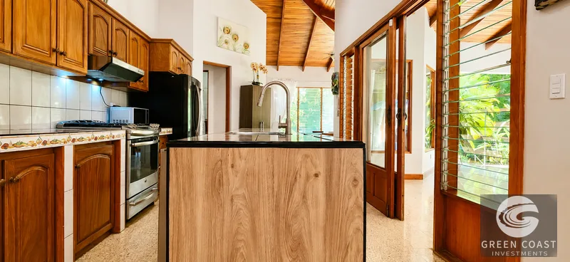 Atenas Tropical Oasis: 3BR Estate with Guest House, Lush Gardens & Prime Central Valley Views — view 11, Escazú, Costa Rica