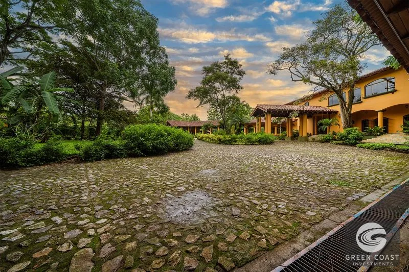 Historic 8-BR Luxury Hacienda in Atenas | Grand Tropical Estate with Pool — view 7, Atenas, Costa Rica