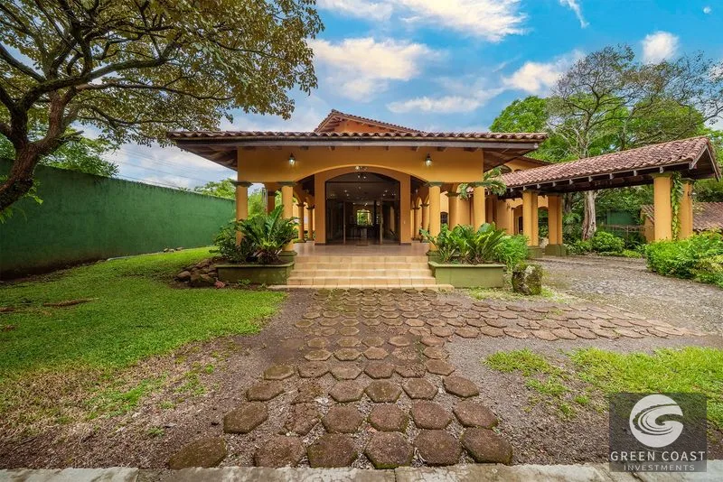 Historic 8-BR Luxury Hacienda in Atenas | Grand Tropical Estate with Pool — view 13, Atenas, Costa Rica