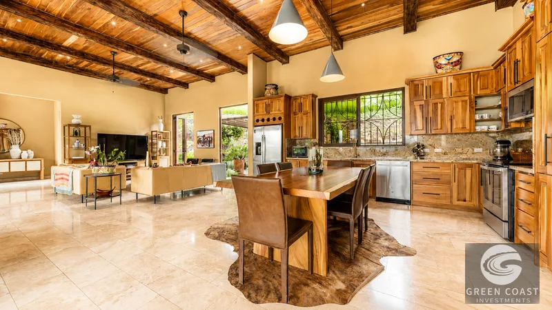 Tuscan-Inspired Luxury Estate with Pool, Panoramic Views, and 3.7 Acres in Atenas — view 4, Atenas, Costa Rica