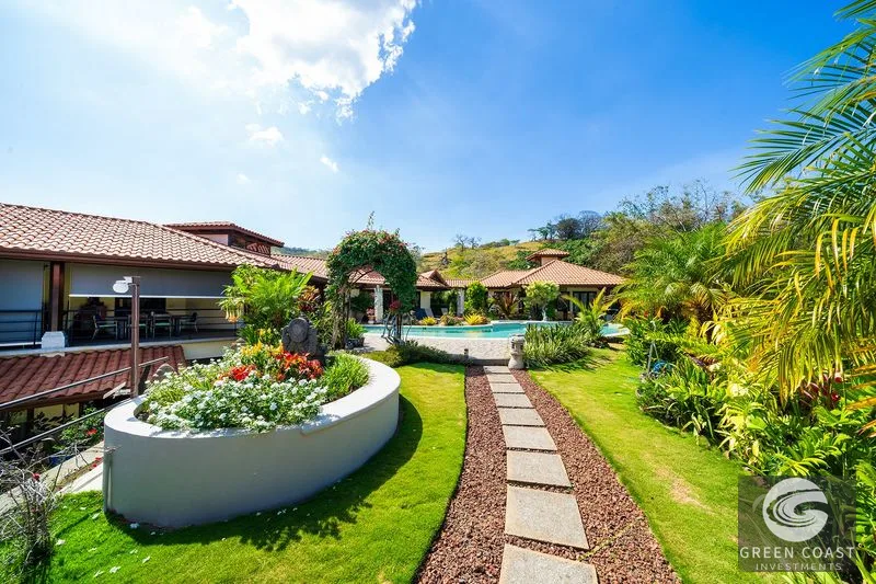 Balinese Resort-Style Oasis: 1.75-Acre Luxury Estate with Lagoon Pool in Atenas — view 13, Atenas, Costa Rica