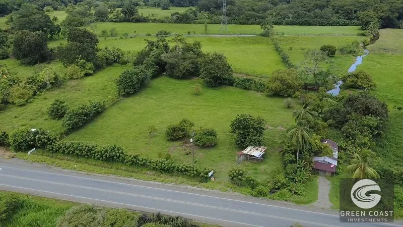 Prime corner lot in the entrance to this little beach town
