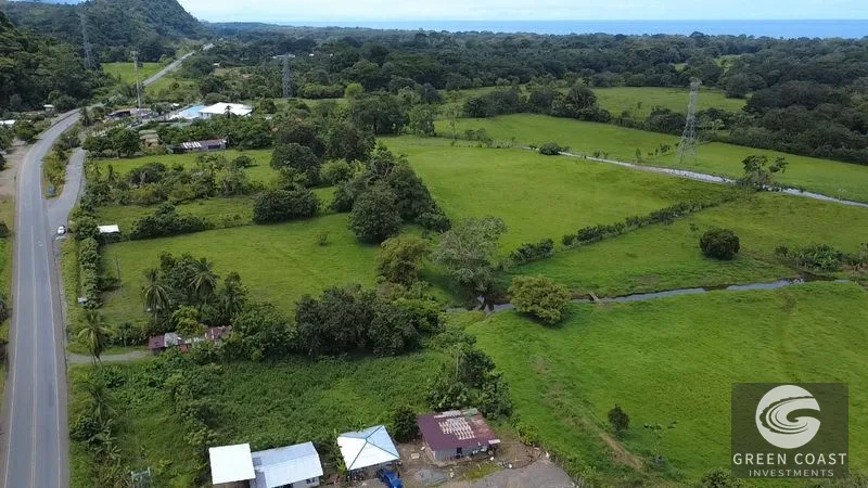 Prime corner lot in the entrance to this little beach town