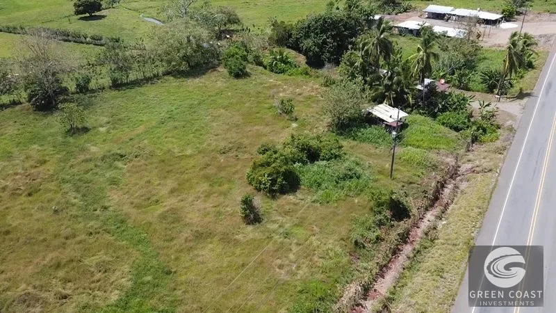Prime corner lot in the entrance to this little beach town