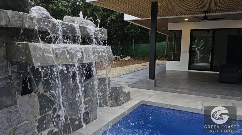Luxury 4BR Pavones Surf Villa: Walk to the Point, Private Pool & Starlink — view 2, San José, Costa Rica