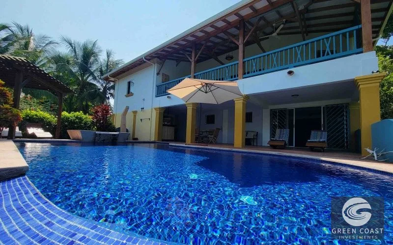 Off-Grid Ocean-View Estate: 4 Luxury Homes, Private Waterfall & Solar Power in Pavones — view 13, San José, Costa Rica