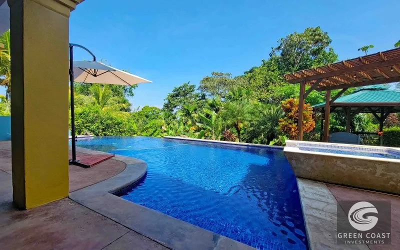 Off-Grid Ocean-View Estate: 4 Luxury Homes, Private Waterfall & Solar Power in Pavones — view 14, San José, Costa Rica