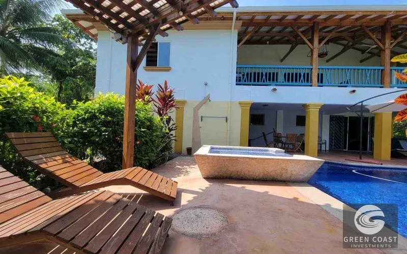 Off-Grid Ocean-View Estate: 4 Luxury Homes, Private Waterfall & Solar Power in Pavones — view 16, San José, Costa Rica