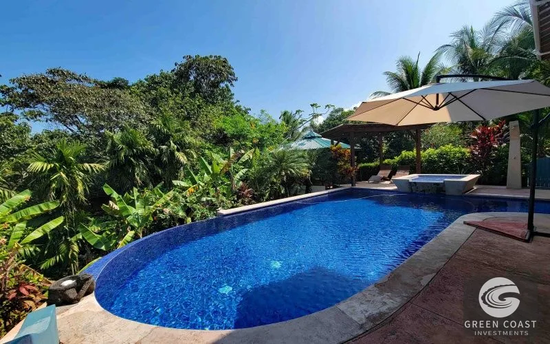 Off-Grid Ocean-View Estate: 4 Luxury Homes, Private Waterfall & Solar Power in Pavones — view 17, San José, Costa Rica