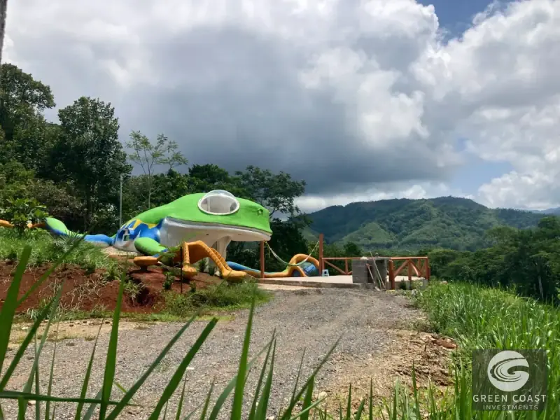 Whimsical Frog-Shaped Studio on 4 Hectares with River Access and Mountain Views in Parrita — view 2, Parrita, Parrita, Costa Rica