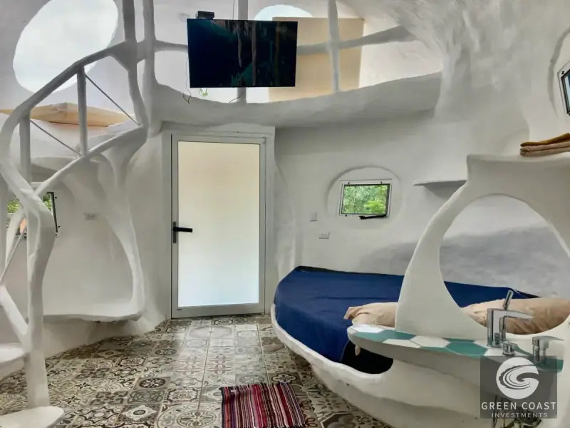 Whimsical Frog-Shaped Studio on 4 Hectares with River Access and Mountain Views in Parrita — view 14, Parrita, Parrita, Costa Rica