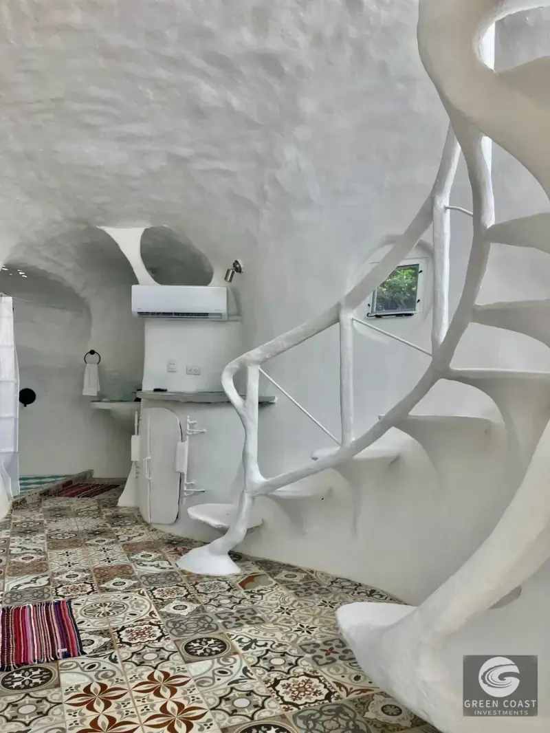 Whimsical Frog-Shaped Studio on 4 Hectares with River Access and Mountain Views in Parrita — view 15, Parrita, Parrita, Costa Rica