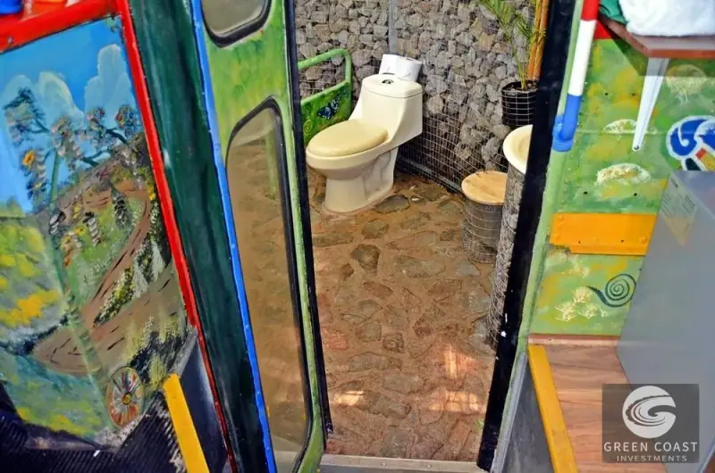 Eco-Chic Boutique Hotel in Atenas: 6 Unique Container Suites & Bus Suite on Lush 1,850m² Lot — view 8, Concepción, Atenas, Costa Rica