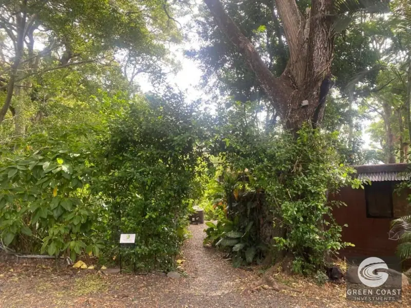 Eco-Chic Boutique Hotel in Atenas: 6 Unique Container Suites & Bus Suite on Lush 1,850m² Lot — view 12, Concepción, Atenas, Costa Rica