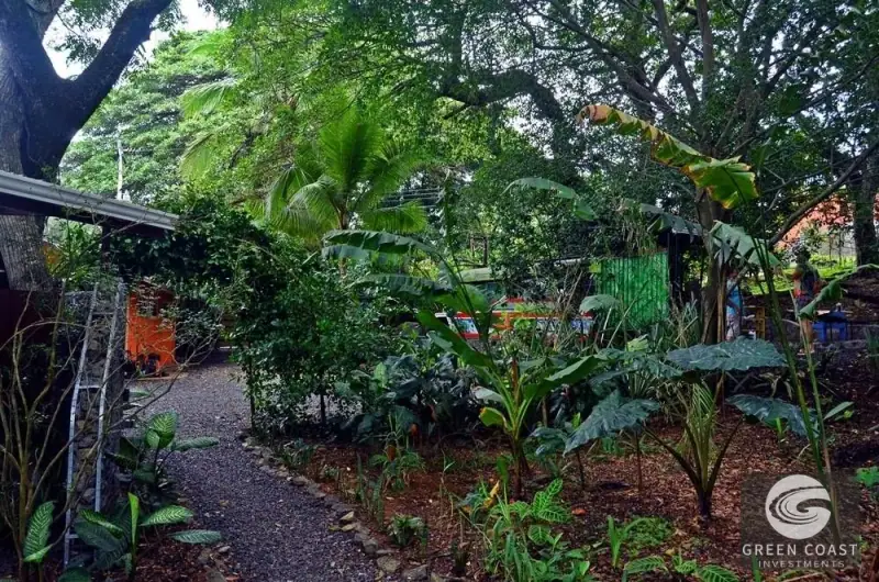Eco-Chic Boutique Hotel in Atenas: 6 Unique Container Suites & Bus Suite on Lush 1,850m² Lot — view 13, Concepción, Atenas, Costa Rica