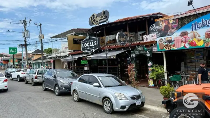 Prime Jaco Mixed-Use Commercial Center: 15 Shops, 7 Apartments & House with High Yield Potential — view 3, Jacó, Garabito, Costa Rica