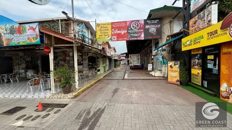 Prime Jaco Mixed-Use Commercial Center: 15 Shops, 7 Apartments & House with High Yield Potential — view 4, Jacó, Garabito, Costa Rica