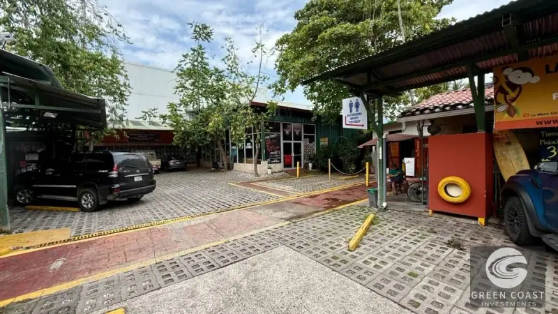 Prime Jaco Mixed-Use Commercial Center: 15 Shops, 7 Apartments & House with High Yield Potential — view 9, Jacó, Garabito, Costa Rica