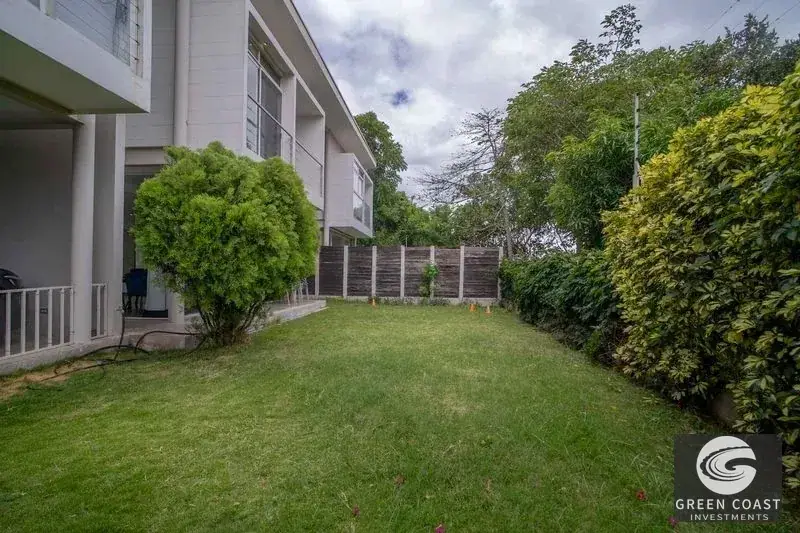 Modern 2BR Townhouse with Large Private Garden in Exclusive Santa Ana Gated Community photo 25