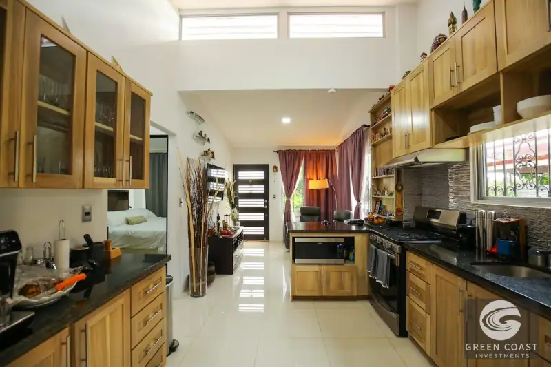 Income-Generating Commercial Estate with Restaurant, Home & Ocean-View Expansion Potential near Dominical — view 49, Dominical, Costa Rica