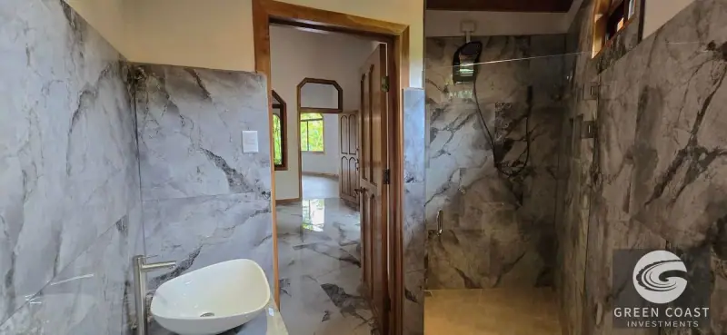 Luxury Exotic Hardwood Villa with Panoramic Mountain Views and Natural Creek Pool in Tinamastes — view 50, Dominical, Costa Rica