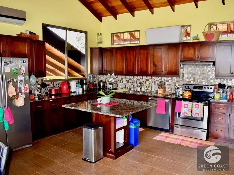 Modern Ridge-Top Villa with Panoramic Valley Views, Pool, and Fruit Orchards in Perez Zeledon — view 5, Perez Zeledon, Costa Rica