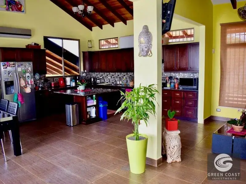 Modern Ridge-Top Villa with Panoramic Valley Views, Pool, and Fruit Orchards in Perez Zeledon — view 6, Perez Zeledon, Costa Rica