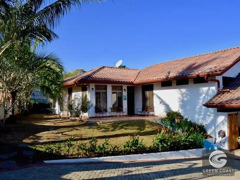 Modern Ridge-Top Villa with Panoramic Valley Views, Pool, and Fruit Orchards in Perez Zeledon — view 11, Perez Zeledon, Costa Rica