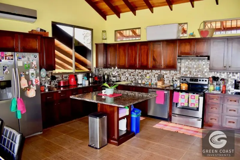 Modern Ridge-Top Villa with Panoramic Valley Views, Pool, and Fruit Orchards in Perez Zeledon — view 36, Perez Zeledon, Costa Rica