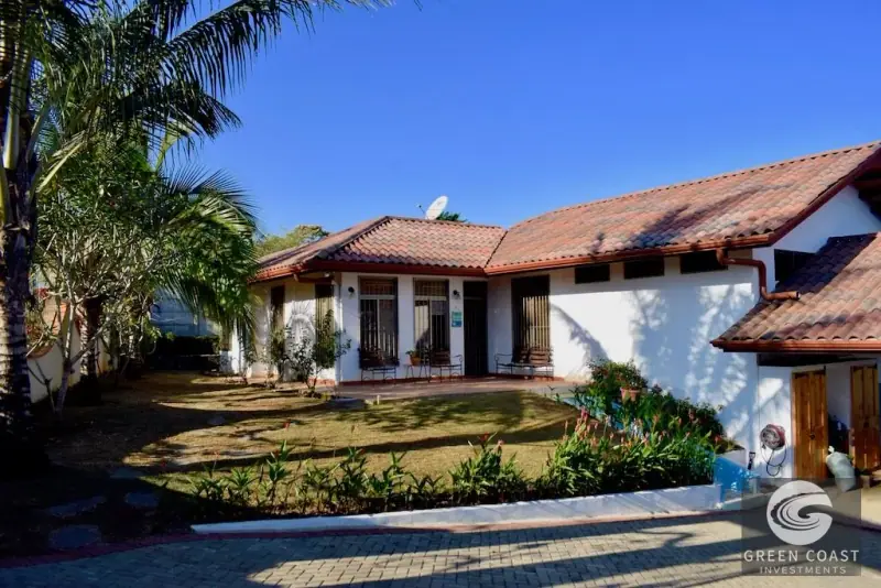 Modern Ridge-Top Villa with Panoramic Valley Views, Pool, and Fruit Orchards in Perez Zeledon — view 42, Perez Zeledon, Costa Rica