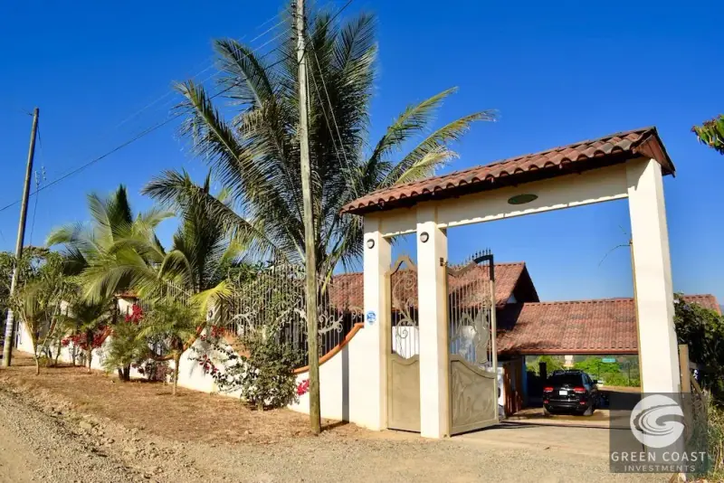 Modern Ridge-Top Villa with Panoramic Valley Views, Pool, and Fruit Orchards in Perez Zeledon — view 43, Perez Zeledon, Costa Rica